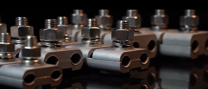 PG clamp structure showing body, grooves, bolts, and nuts